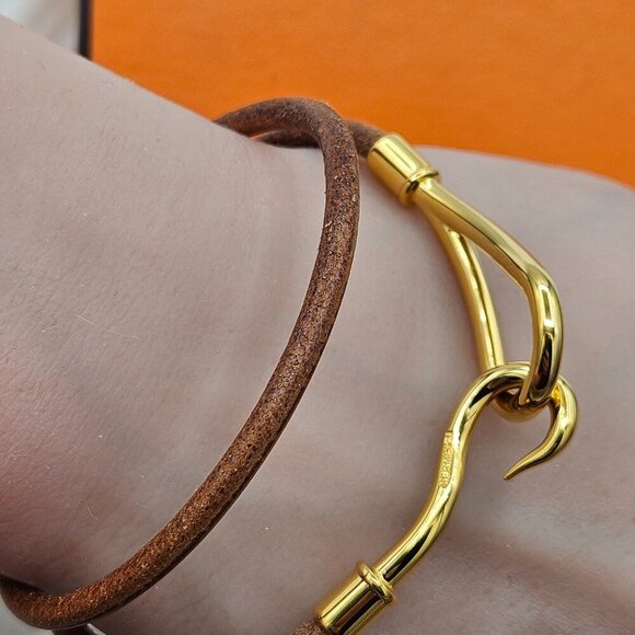 Hermès Brown Leather Hook Bracelet - Picture 9 of 15